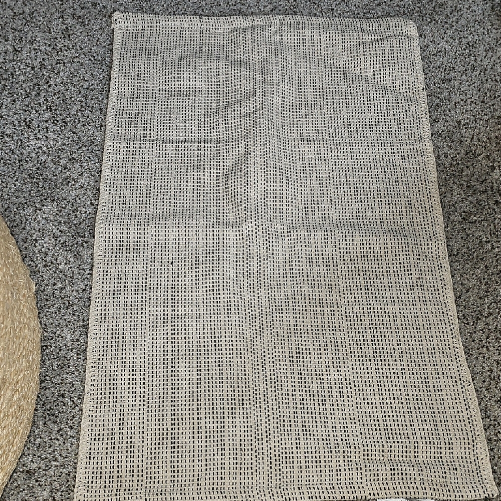 Ikea Tiphede Throw Accent Rug
